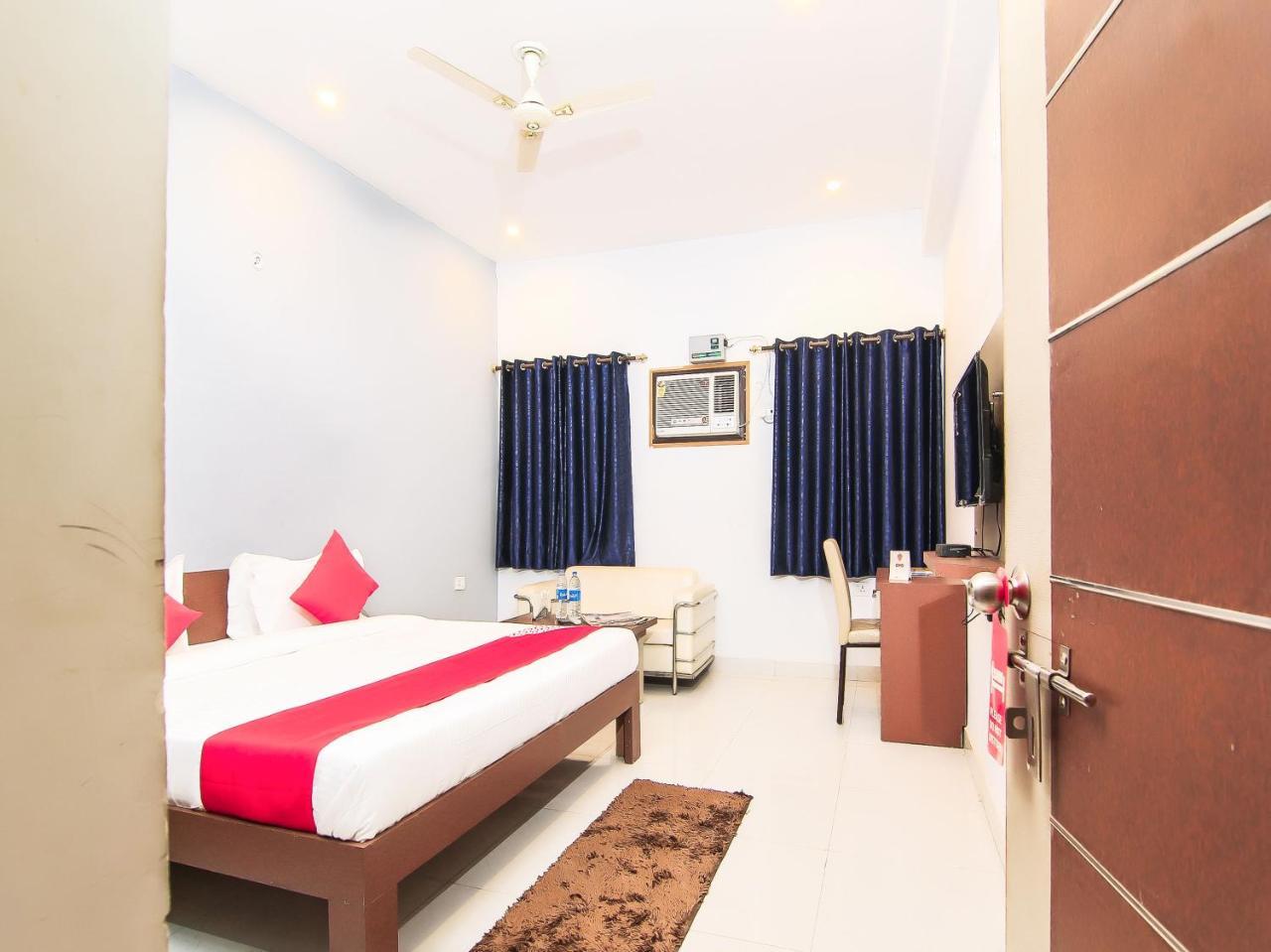 Maple Delite Hotel Lucknow Buitenkant foto