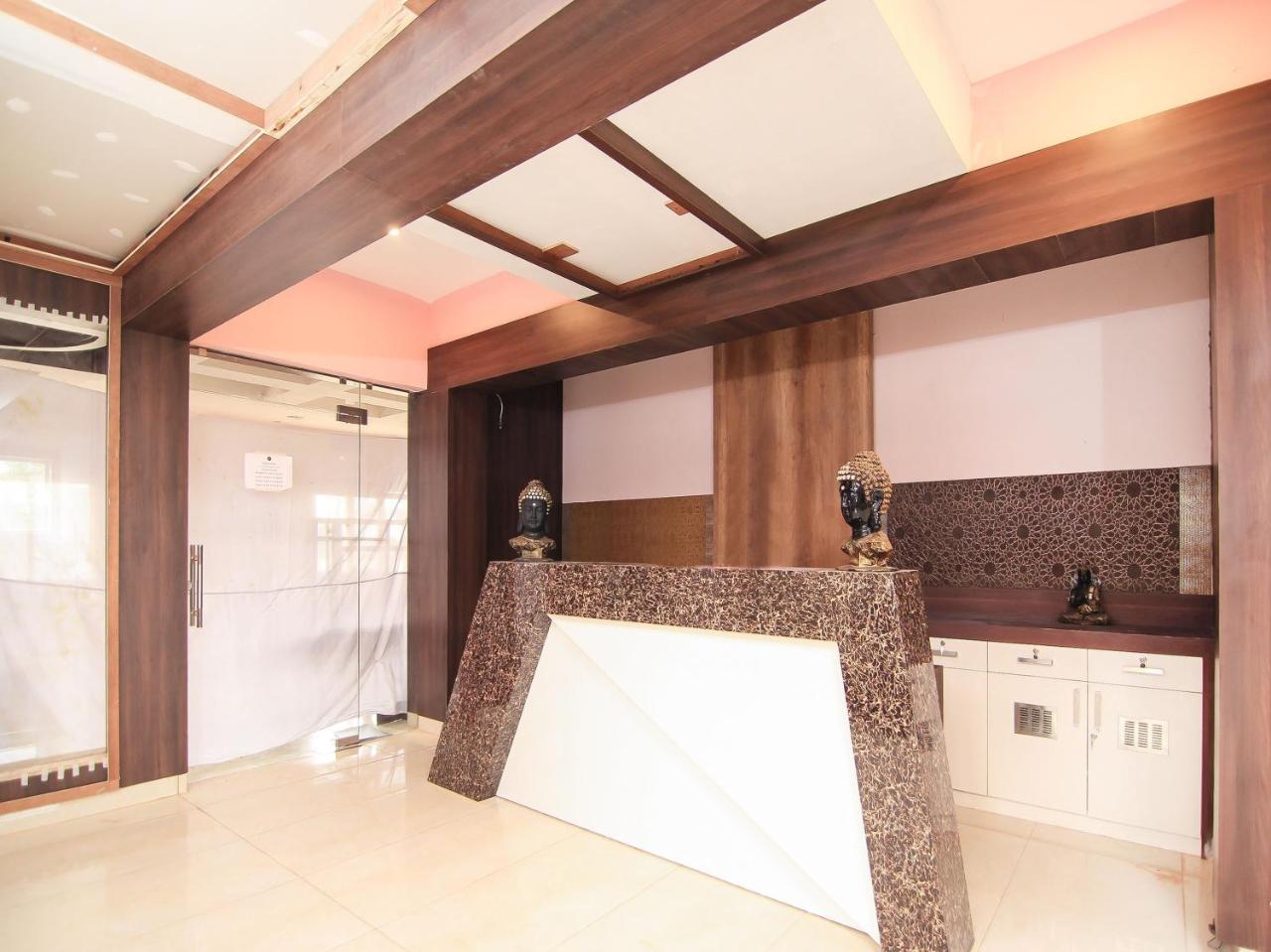 Maple Delite Hotel Lucknow Buitenkant foto