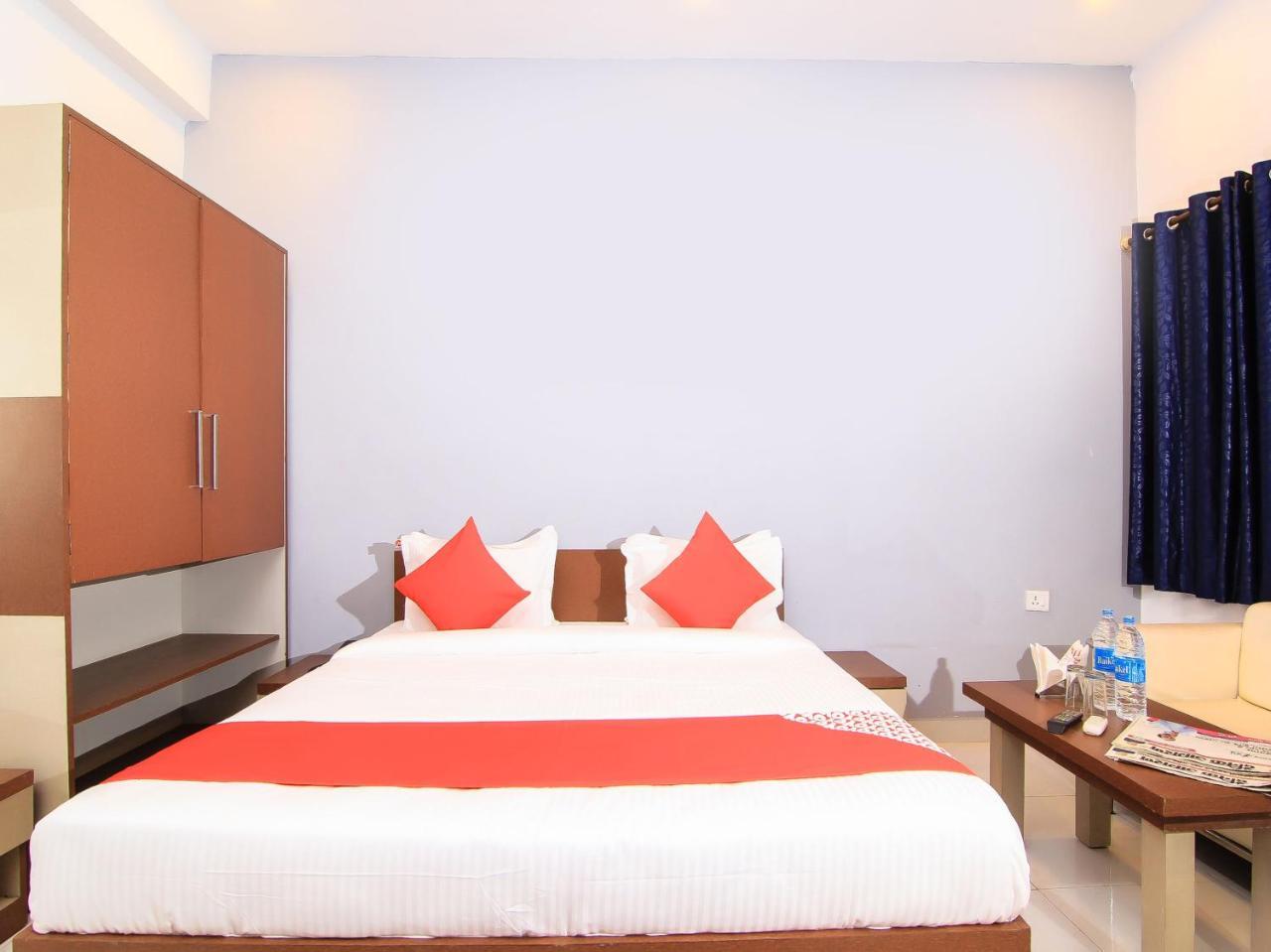Maple Delite Hotel Lucknow Buitenkant foto