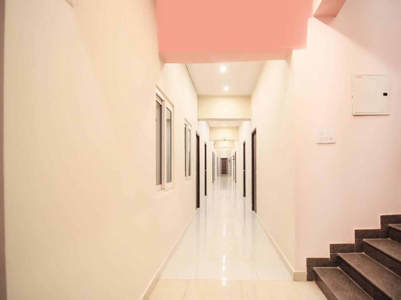 Maple Delite Hotel Lucknow Buitenkant foto